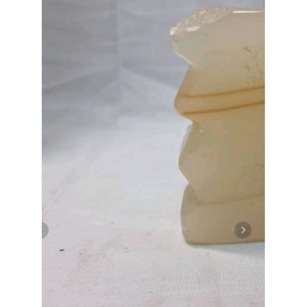 Vintage Hand Carved White Onyx Frog Figurine Small Stone Sculpture Natural Decor - Picture 2 of 5